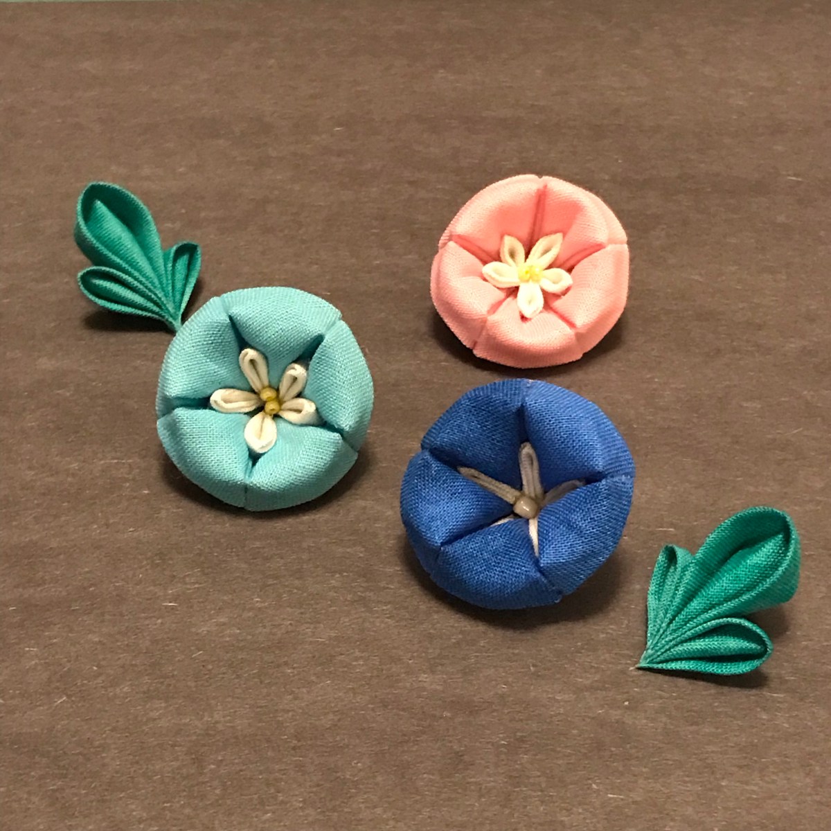 Making Asagao (Japanese Morning Glory) with&nbsp;Tsumami-zaiku